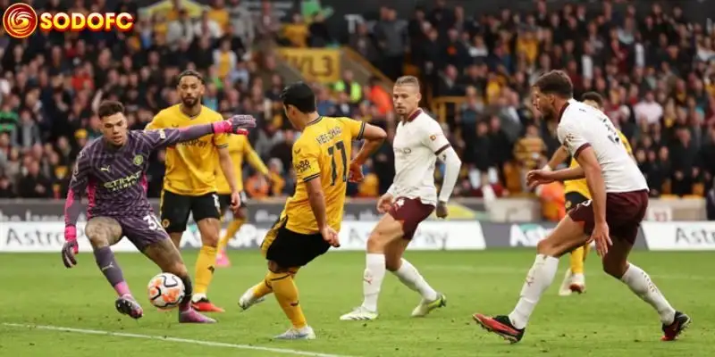 Diễn biến kịch tính trong trận gặp Wolves