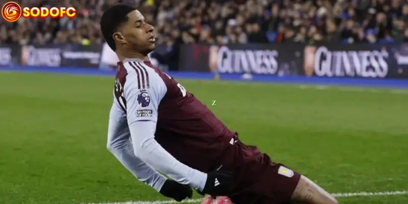Màn trình diễn tại Aston Villa và lý do từ chối gia hạn