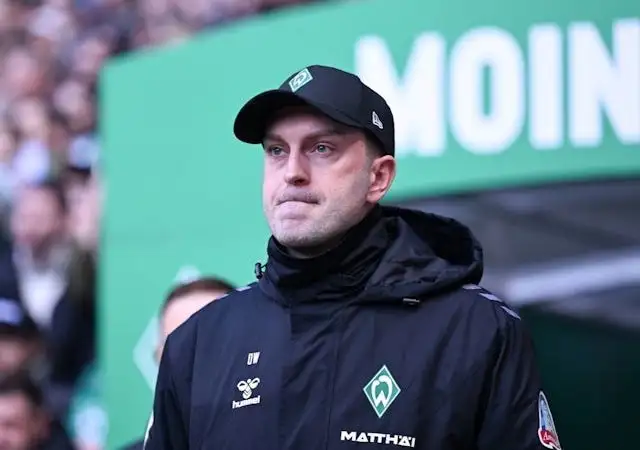Huấn luyện viên của Werder Bremen Ole Werner trong đội của mình