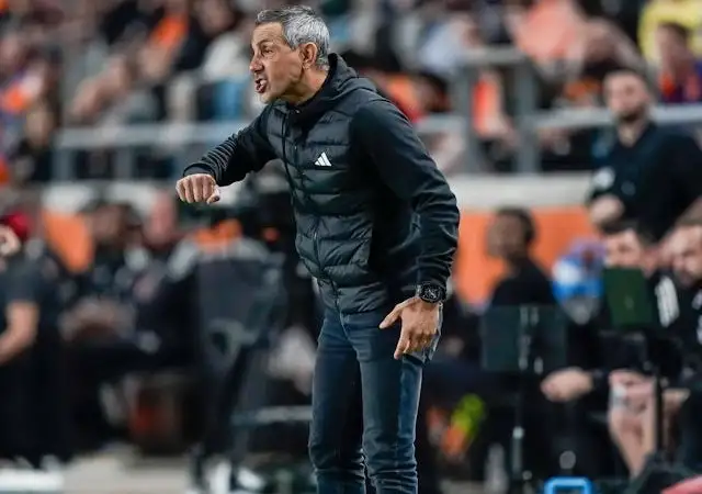 Huấn luyện viên trưởng của Real Salt Lake Pablo Mastroeni chụp ảnh vào ngày 15 tháng 3 năm 2025
