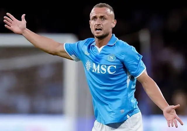 Stanislav Lobotka của Napoli, tháng 10 năm 2024