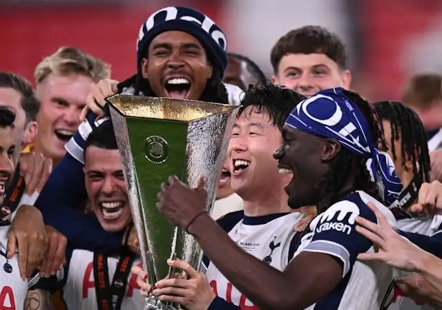 Tottenham Hotspur ăn mừng chiến thắng trong trận chung kết Europa League vào ngày 21 tháng 5 năm 2025