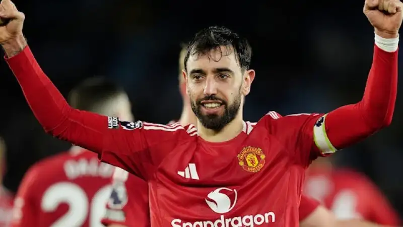 Bruno Fernandes của Manchester United phản ứng vào ngày 16 tháng 3 năm 2025 Bruno Fernandes thể hiện cảm xúc trong một trận đấu của Manchester United, tháng 3/2025