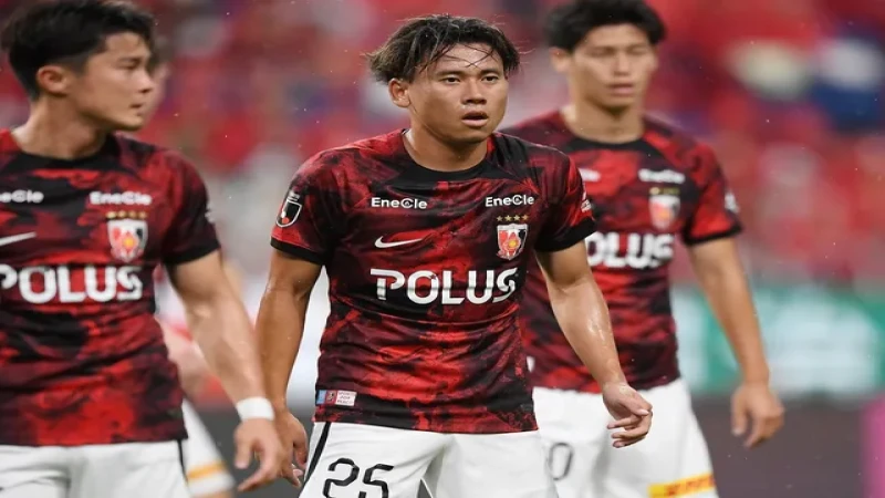 Kaito Yasui của Urawa Red Diamonds trong trận đấu ngày 30 tháng 6 năm 2024
