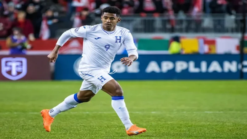 Anthony Lozano của Honduras chụp ảnh vào ngày 28 tháng 3 năm 2023