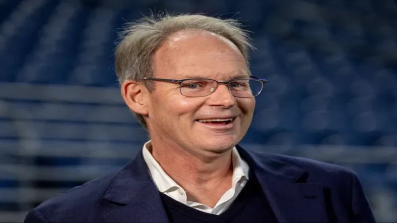 Huấn luyện viên Brian Schmetzer của Seattle Sounders trong trận đấu ngày 27/11/2023