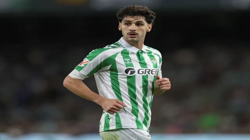 Johnny Cardoso của Real Betis trong trận đấu với Atletico Madrid, ngày 27 tháng 10 năm 2024