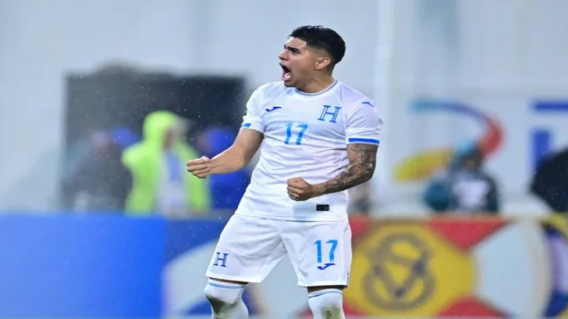 Luis Palma ăn mừng bàn thắng cho Honduras vào ngày 14 tháng 11 năm 2024