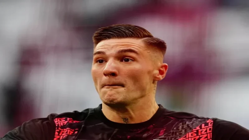 Benjamin Sesko trong trận đấu của RB Leipzig