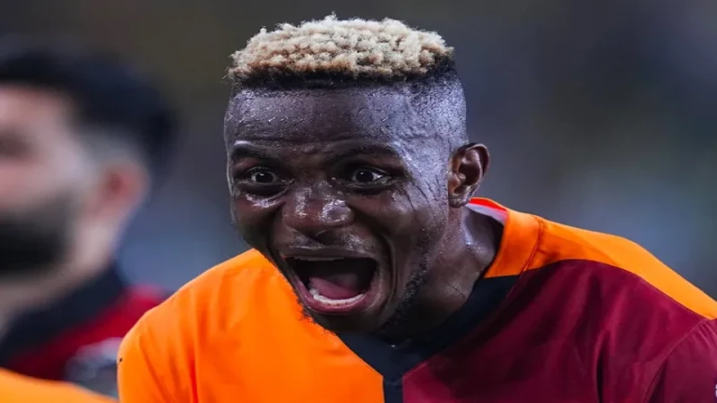Victor Osimhen ăn mừng bàn thắng trong màu áo Napoli