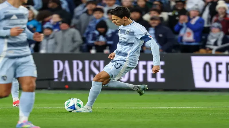 Daniel Salloi trong trận đấu cho Sporting Kansas City vào ngày 5 tháng 4 năm 2025