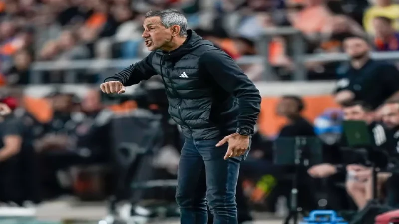 Huấn luyện viên trưởng Real Salt Lake Pablo Mastroeni được chụp ảnh vào ngày 15 tháng 3 năm 2025