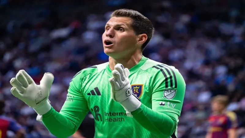 Thủ môn Rafael Cabral của Real Salt Lake trong trận đấu ngày 3 tháng 5 năm 2025