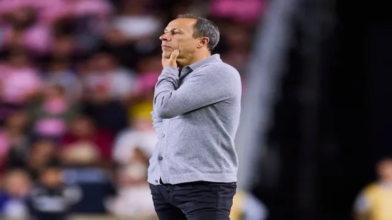 Huấn luyện viên trưởng của Los Angeles FC, Steve Cherundolo, được chụp ảnh vào ngày 9 tháng 4 năm 2025