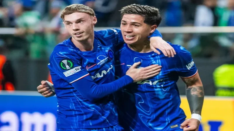 Cole Palmer và Enzo Fernandez của Chelsea ăn mừng bàn thắng vào lưới Real Betis ngày 28 tháng 5 năm 2025