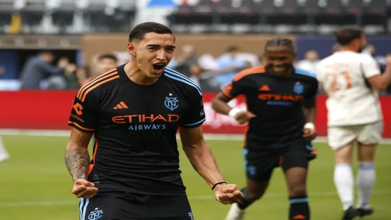 Cầu thủ chạy cánh Julian Fernandez của New York City FC ăn mừng bàn thắng vào ngày 4 tháng 5 năm 2025