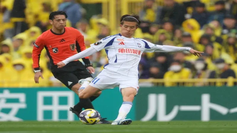 Motoki Hasegawa của Albirex trong trận đấu ngày 26 tháng 4 năm 2025