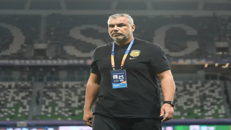 Cosmin Olaroiu của United Arab Emirates ngày 3 tháng 6 năm 2025