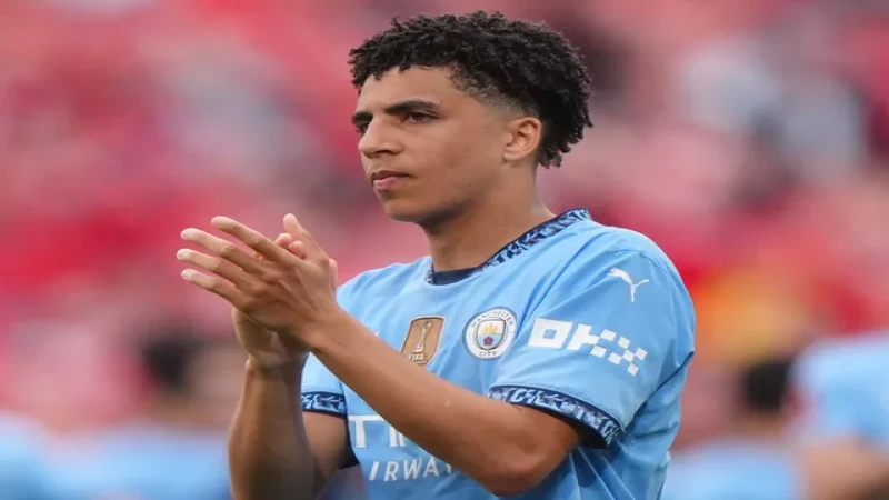 Rico Lewis của Manchester City trong trận đấu ngày 27 tháng 4 năm 2025