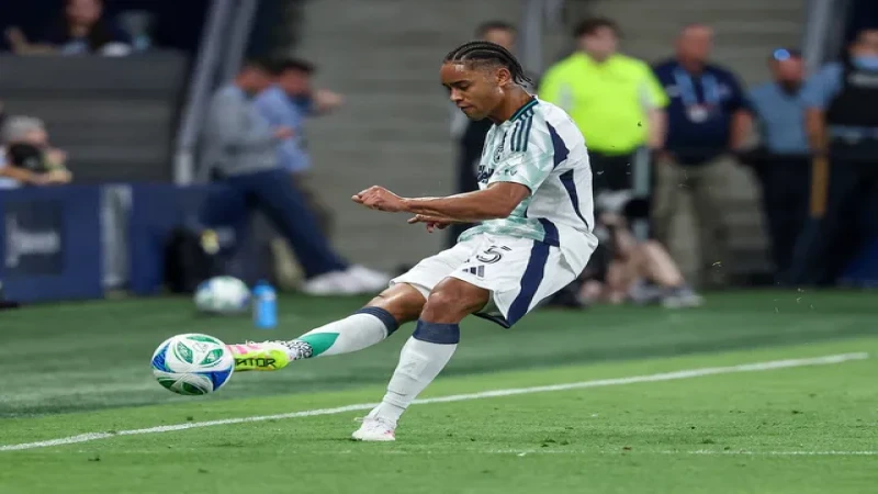 Tiền vệ Brandon Bye của New England Revolution trong trận đấu ngày 24/05/2025