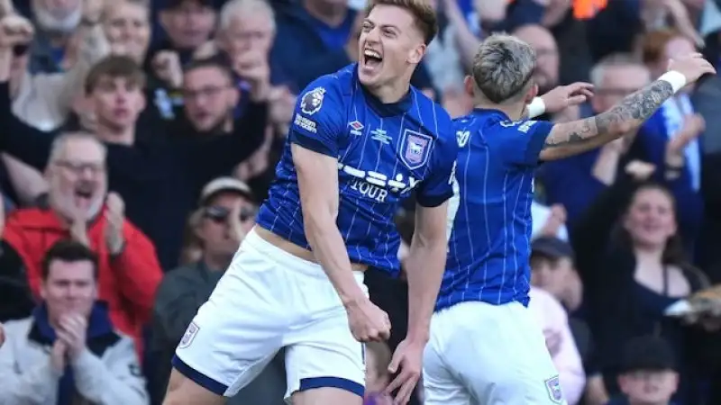 Liam Delap của Ipswich Town ăn mừng bàn thắng vào lưới Wolverhampton Wanderers, ngày 5/4/2025 Liam Delap của Ipswich Town ăn mừng bàn thắng vào lưới Wolverhampton Wanderers ngày 5 tháng 4 năm 2025