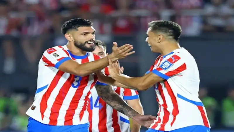 Omar Alderete của Paraguay ăn mừng bàn thắng cùng đồng đội vào ngày 14 tháng 11 năm 2024
