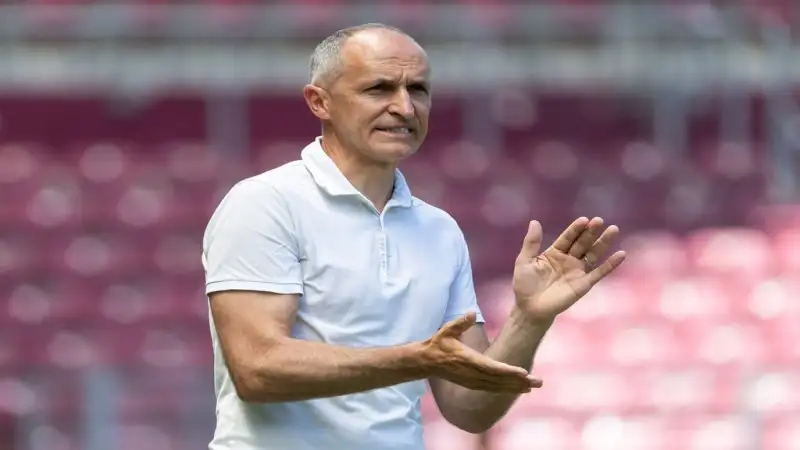 Huấn luyện viên Thomas Haberli của Servette ngày 1 tháng 4 năm 2025