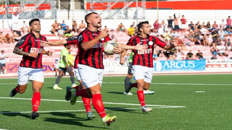 Lincoln Red Imps FC ăn mừng bàn thắng