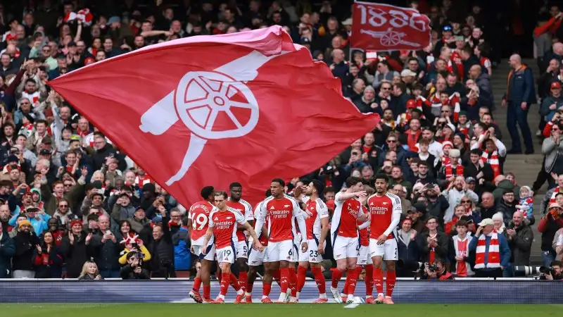 Leandro Trossard: Dortmund "nhắm" ngôi sao Arsenal thay thế Gittens?