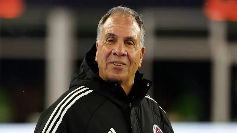 Huấn luyện viên Bruce Arena của San Jose Earthquakes