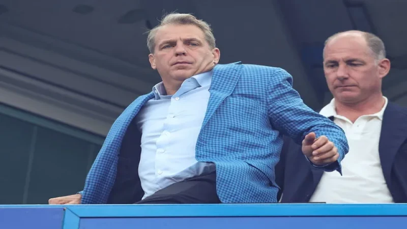Đồng chủ sở hữu Chelsea, Todd Boehly, trong một trận đấu ở Premier League tại Stamford Bridge, ngày 18 tháng 8 năm 2024