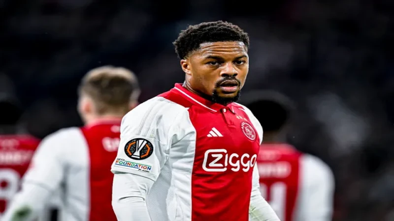 Chuba Akpom của Ajax trong trận đấu tháng 1/2025