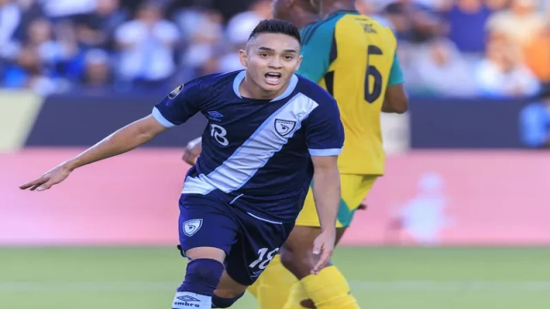 Oscar Santis ăn mừng bàn thắng cho Guatemala vào ngày 15 tháng 6 năm 2025