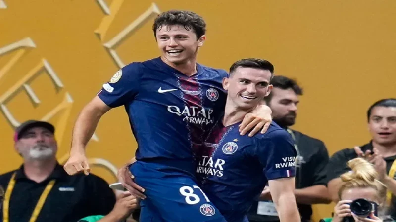 Joao Neves và Fabian Ruiz của Paris Saint-Germain ăn mừng chiến thắng ngày 29/06/2025