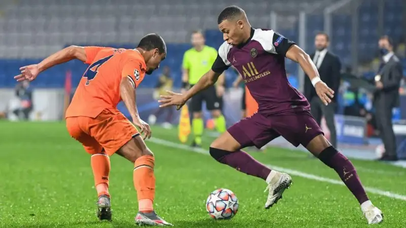 Trận đấu giữa Istanbul Başakşehir và Paris Saint Germain