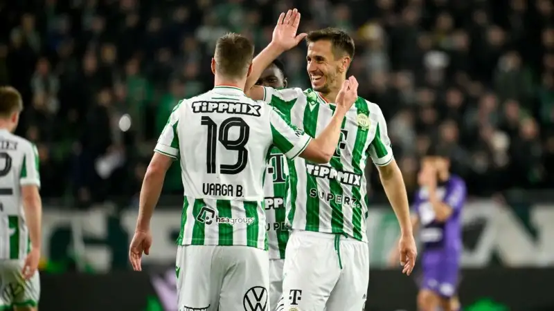 Barnabas Varga trong trận đấu cho Ferencvaros