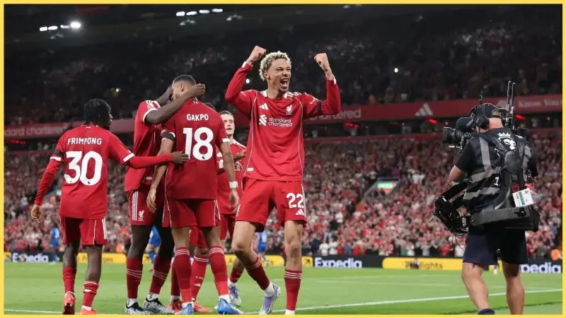 Hugo Ekitike của Liverpool ăn mừng