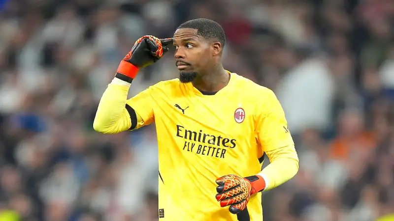 Thủ môn Mike Maignan của AC Milan